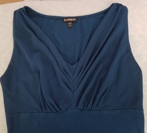 Express Ruched Top Tank - Picture 5 of 8